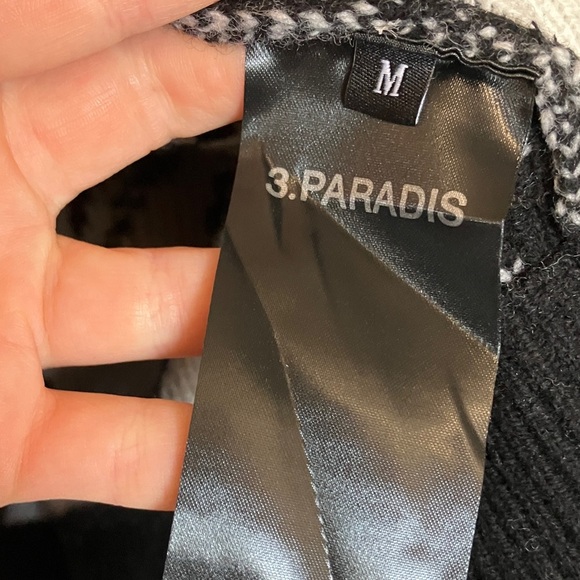 3.Paradis Floral Black and White 100% Wool Sweater Schitt’s Creek - Picture 5 of 7